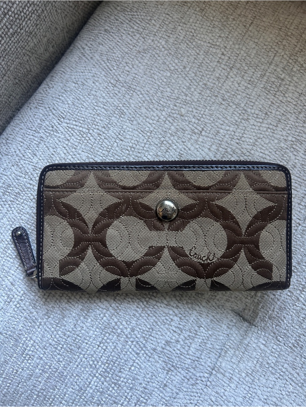 Coach Signature Canvas Leather Zip Around Brown Wallet Pre-Owned - Picture 2 of 10